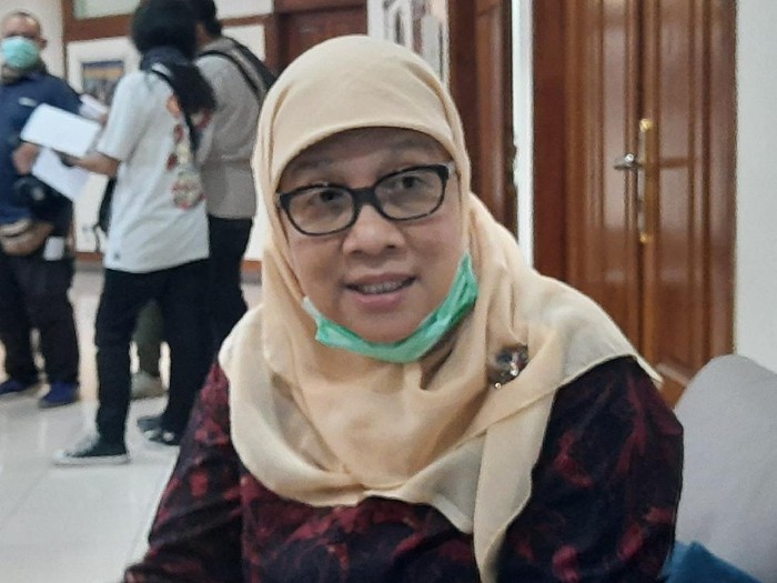 Anggota Tim Riset Covid-19 Unair, Prof Dr Ni Nyoman Tri Puspaningsih