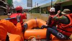 Tim SAR Gabungan Pantau Banjir di Kabupaten Bandung