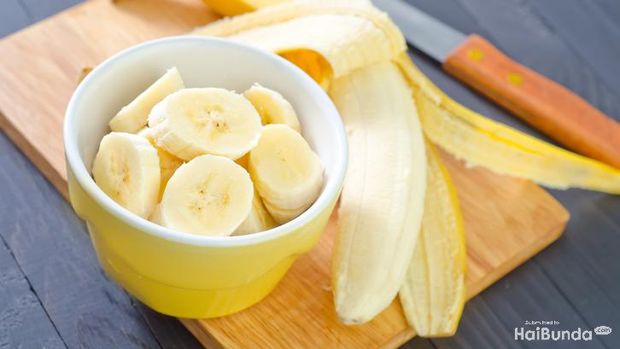 banana in bowl