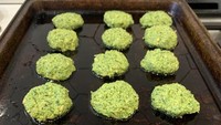 Buat falafel, netizen @m_layton justru membuat wadah panggangan kue di oven miliknya jadi banjir. Foto: Istimewa