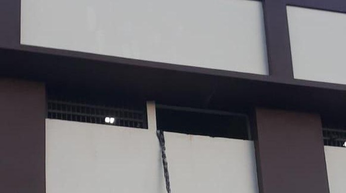 Tahanan Polda Sulsel diduga kabur menggunakan sarung yang diikat (dok. Istimewa)