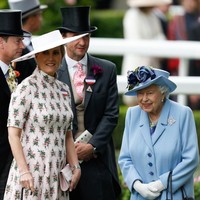 Meski begitu hubungannya dengan sang mertua sangat baik. Disebut-sebut, wanita 55 tahun itu bahkan menantu kesayangan Ratu Elizabeth. Foto: AFP