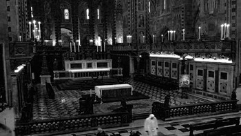 Suasana Basilika SantAntonio, Kota Padua, Italia. Kebaktian di gereja ini disiarkan secara online. Foto: Milan Radisics via behance