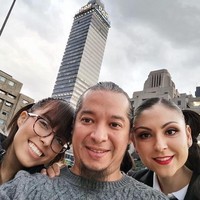 Rodrigo sendiri sudah menikah dengan wanita bernama Melin Velaso Reyes pada 2012. Di tahun keempat, Rodrigo meminta izin ke istrinya tersebut untuk menjalani poliamori dengan mencari kekasih lagi. Melin pun menyetujuinya Foto: Instagram (Foto kiri ke kanan: Lucy, Rodrigo, Melin)