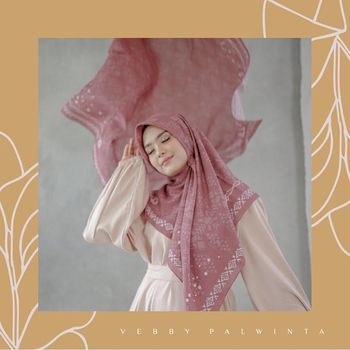 Vebby Palwinta Bisnis Modest Fashion, Rilis Hijab Motif