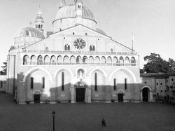 Melihat Sepinya Italia Bak Kota Mati Pasca Lockdown dari CCTV