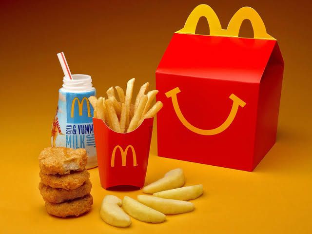 McDonald's Tutup, Ibu Ini Bikin Kotak 'Happy Meal' Untuk Hibur Anaknya
