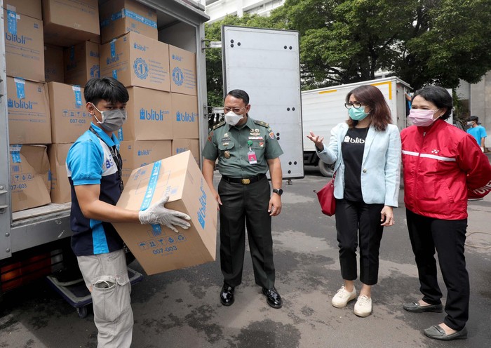 Dukungan untuk Petugas Medis RSPAD Gatot Subroto Petugas medis menjadi garda terdepan dalam menangani pasien virus Corona di Indonesia. Petugas medis RSPAD Gatot Subroto pun medapat dukungan dari berbagai pihak.