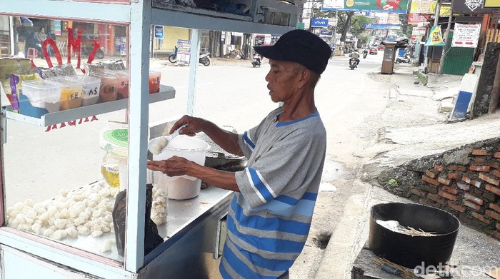 Pedagang di Sumedang