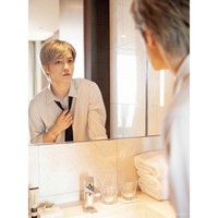 Saya terinfeksi virus corona. Itu kecerobohanku, mengabaikan semua yang telah diperingatkan oleh pemerintah, tulisnya. Mantan personel TVXQ itu juga mengumumkan kalau dia sedang menjalani perawatan di rumah sakit. Foto: Instagram/ @jj_1986_jj