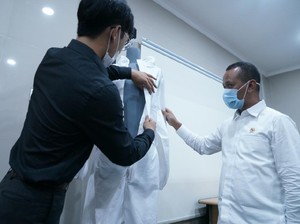 RI Mau Impor Bahan Baku APD dari Korea dan China