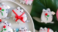 Jika melihat akun Instagram @sugardevotion milik Katrina, kamu pasti banyak menemukan karakter Pusheen untuk bentuk macaronnya. Ini karena followersnya sangat menyukai bentuk tersebut. Memang lucu banget sih! Foto: Instagram @sugardevotion