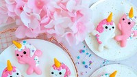 Karakter unicorn satu ini pasti banyak disukai oleh anak kecil deh! Berwarna putih dan pink lengkap dengan tanduknya, cocok banget nih buat pesta ulang tahun ya foodies! Foto: Instagram @sugardevotion