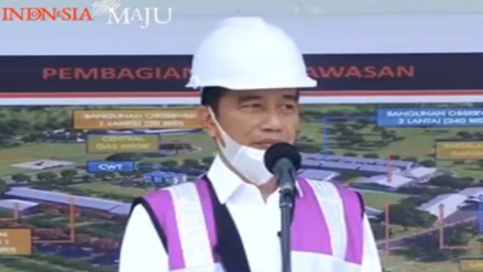 Presiden Joko Widodo (Jokowi) menjelaskan pengertian lockdown yang ramai dibicarakan demi mencegah penyebaran Corona. Namun Jokowi tak ingin di Indonesia ada lockdown.