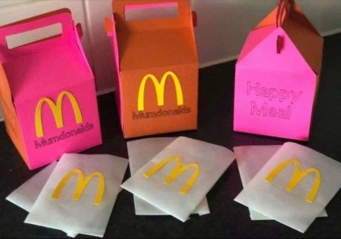 McDonald's Tutup, Ibu Ini Bikin Kotak 'Happy Meal' Untuk Hibur Anaknya