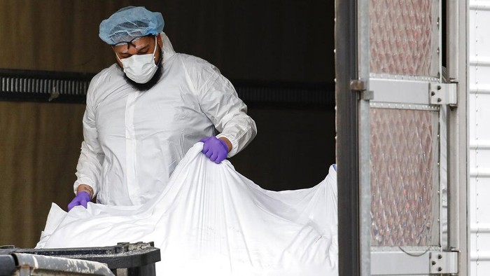Amerika Serikat (AS) melaporkan lebih dari 800 kematian dalam sehari akibat covid-19. New York jadi kota dengan jumlah penderita corona paling banyak.