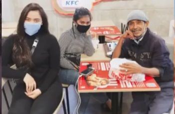 Kisah Haru Sopir Taksi di Lebak Bulus yang Ditraktir Makan Penumpangnya
