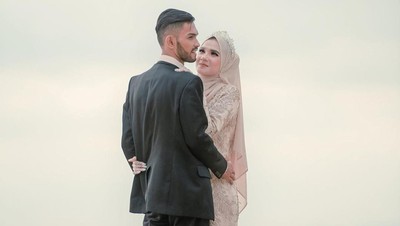 Potret Cantik Sri Wahyuni, Istri Anak Angkat Cristiano Ronaldo