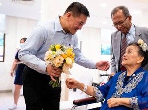 Kisah Haru Pasangan Menikah di RS di Tengah Corona, Mempelai Wanita Stroke