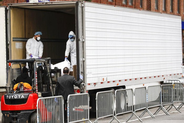 Amerika Serikat (AS) melaporkan lebih dari 800 kematian dalam sehari akibat covid-19. New York jadi kota dengan jumlah penderita corona paling banyak.