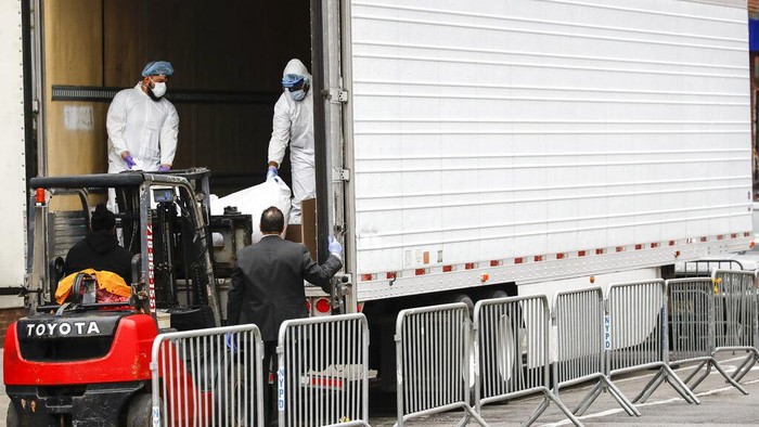 Amerika Serikat (AS) melaporkan lebih dari 800 kematian dalam sehari akibat covid-19. New York jadi kota dengan jumlah penderita corona paling banyak.