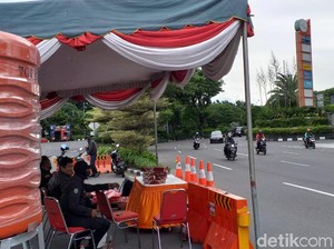 Surabaya Belum Terapkan PSBB, Pemkot Tarik Petugas di 19 Pintu Masuk