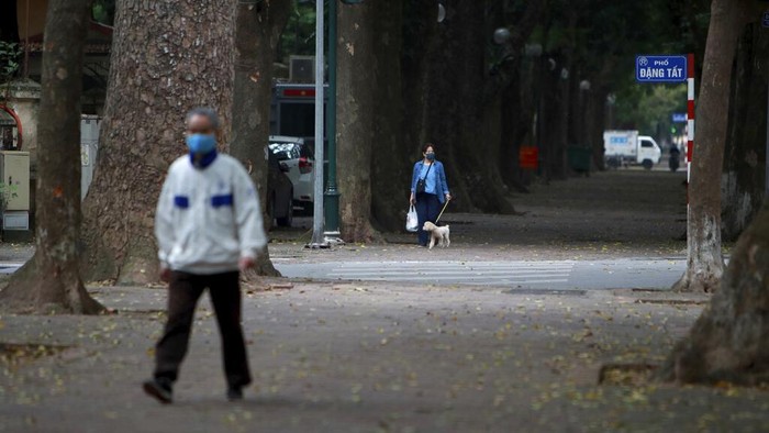 Vietnam memiliki strategi sendiri dalam perang melawan virus Corona (COVID-19) dengan biaya murah. Seperti apa sih caranya? Intip yuks.