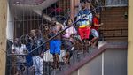Potret Kesedihan Anak-anak Dunia Rindu Bermain di Luar Rumah