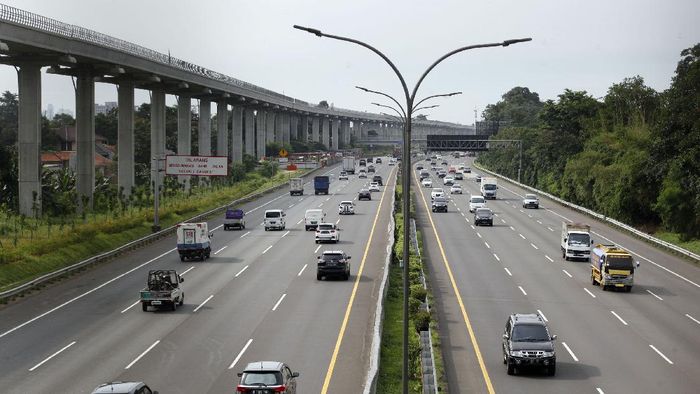 Rencana Penutupan Ruas Jalan Tol di Jabodetabek BPTJ Kemenhub keluarkan surat edaran soal pembatasan akses dan transportasi umum di Jabodetabek. Rencananya ruas jalan tol Jabotabek juga akan ditutup sementara
