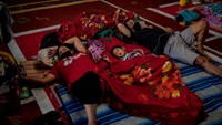 Penampungan tersebut didominasi oleh keluarga yang masih memiliki anak-anak kecil.