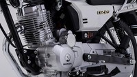 Dari sektor mesin, Honda CGL125 Tool 2020 menggunakan mesin 4-tak, satu silinder, OHV, dengan tenaga puncak di 9,7 dk pada 8.500 rpm dan torsi 8,8 Nm pada 7.500 rpm. Sistem transmisinya manual 5 percepatan. Sedang untuk kapasitas bensinnya bisa menampung 10,5 liter bahan bakar.Foto: Honda