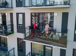 Potret Keseruan #JagaJarakDulu #DiRumahAja yang Diabadikan Drone