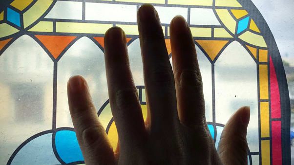 Kaca Patri Jendela, Ubah Pesawat Seperti Tempat Ibadah?