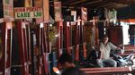 Aktivitas Warung Kaki Lima Loyo Terimbas Corona