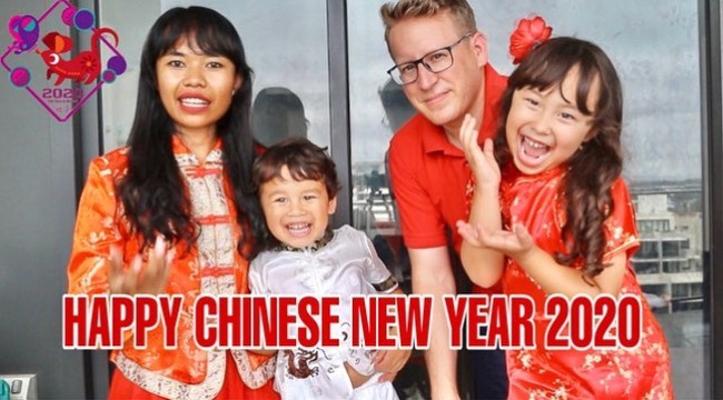 Dia sangat lucu, imut, setia, dan dia adalah seorang ibu yang sangat baik. Dan karakter yang spesial sehingga cocok dengan saya. Ketika marah sangat cepat untuk baikan, itu sangat menyenangkan. Aku lebih suka dia apa adanya. Lagipula saya sering bertemu dia tanpa riasan ketika saya berkunjung ke Hong Kong. Jadi saya sudah terbiasa melihatnya dan saya menyukainya, kata Jurg.Foto: Instagram