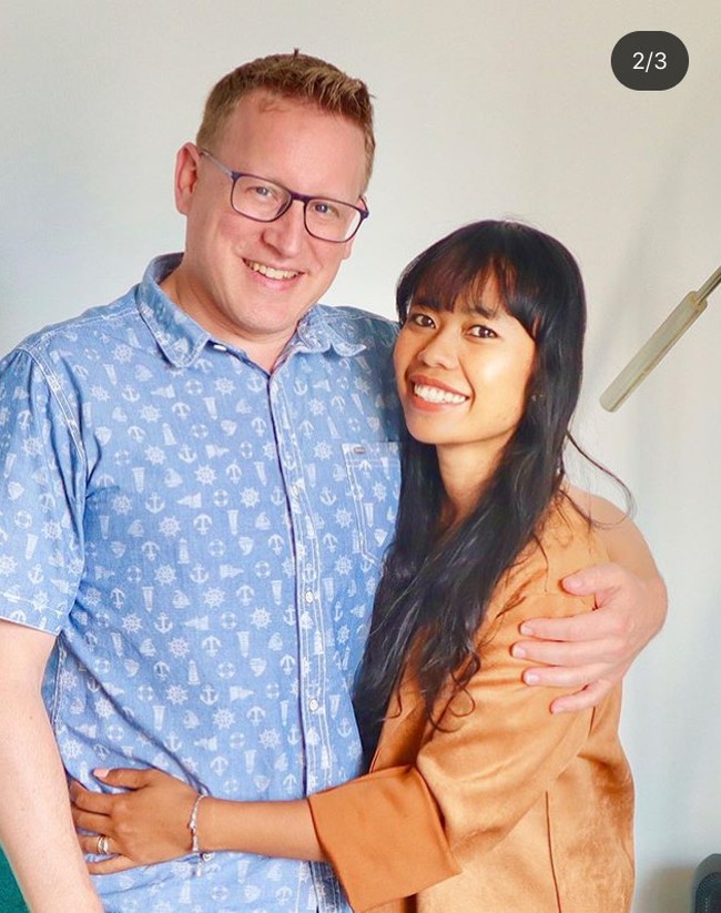 20 Desember 2010 kita ketemu dan kebetulan suami ada bisnis di Hongkong. Setelah pertemuan kita itu LDR. Jadi kita komunikasinya lewat Skype dan Yahoo Messanger, tutur Ani Foto: Instagram