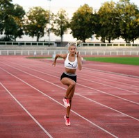 “Bukankah ada lebih banyak wanita yang terkenal, punya banyak followers, dan lebih cantik dariku. Aku hanya berkompetisi di bidang olahraga, tutup Alica yang sudah dikontrak oleh apparel Puma. Foto: Instagram/@alicasmd