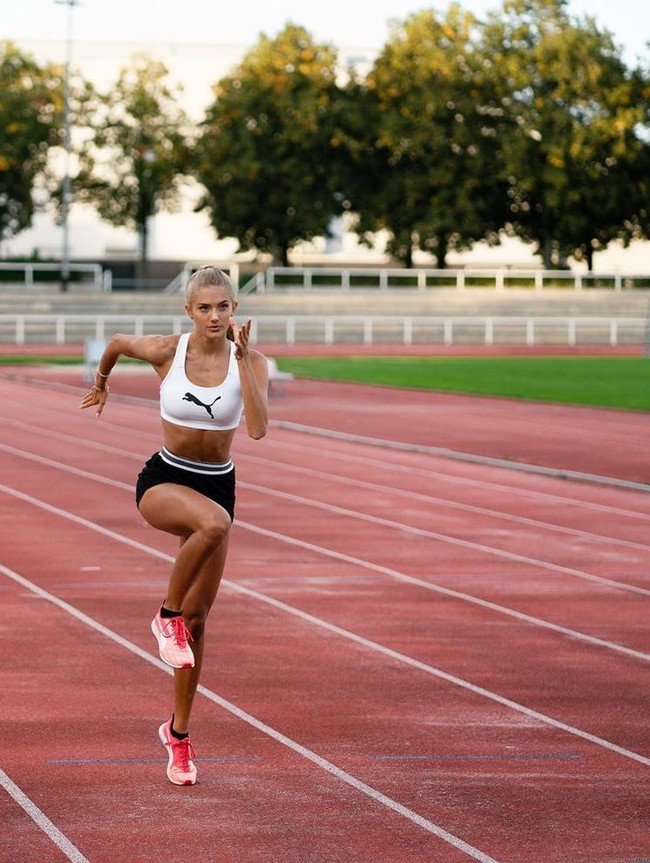 “Bukankah ada lebih banyak wanita yang terkenal, punya banyak followers, dan lebih cantik dariku. Aku hanya berkompetisi di bidang olahraga, tutup Alica yang sudah dikontrak oleh apparel Puma. Foto: Instagram/@alicasmd