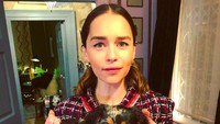 Emilia Clarke tengah menargetkan donasi hingga 250.000 pound sterling atau sekitar Rp 5 miliar untuk korban COVID-19. Hal ini ia sampaikan di Instagramnya.  Foto: Instagram emilia_clarke