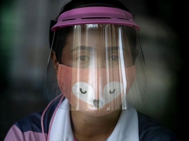 Tangkal Corona, Masker Kain jadi Alternatif Warga Dunia
