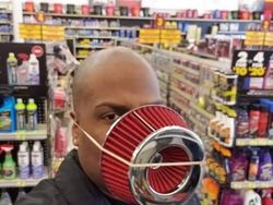 Ragam Aksi Nyeleneh Warga Dunia Lindungi Diri dari Corona