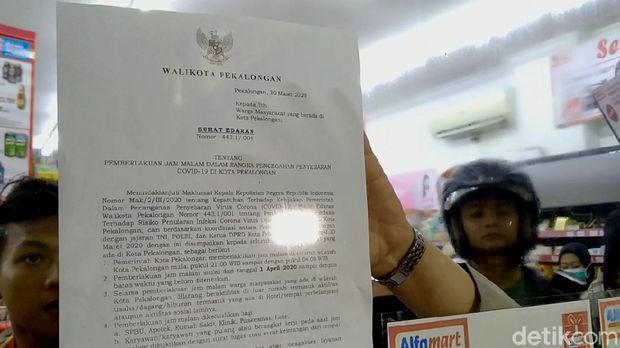 Lengangnya di Kota Pekalongan saat Jam Malam Mulai Diterapkan