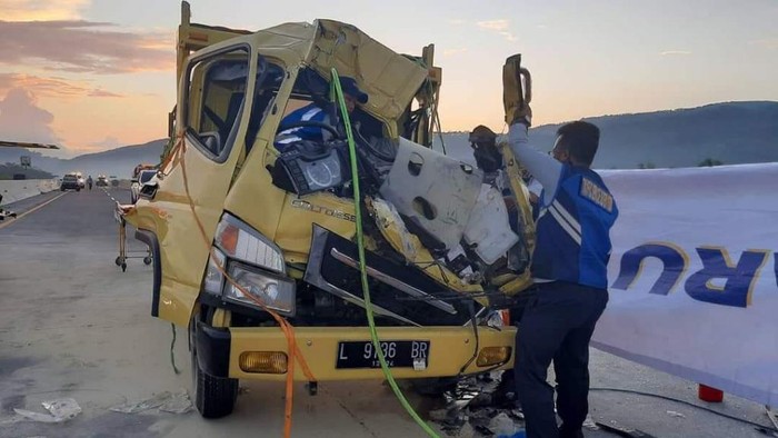 kecelakaan di tol