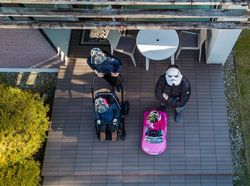 Potret Keseruan #JagaJarakDulu #DiRumahAja yang Diabadikan Drone