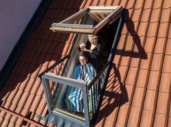 Potret Keseruan #JagaJarakDulu #DiRumahAja yang Diabadikan Drone