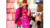 Roro aktif di dunia hiburan sebagai pemain film, DJ, dan penyanyi. Sebelum dipenjara, Roro eksis di Instagram dengan lebih dari 500 ribu followers. Foto: Instagram roro.fitria1989