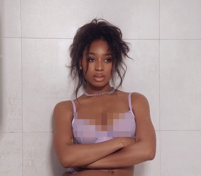 Inilah gaya Normani di iklan lingerie keluaran Savage x Fenty. Dalam balutan two-piece lingerie rancangan Rihanna itu, Normani yang dulu pernah bergabung dengan grup Fifth Harmony itu memamerkan keseksiannya. (Foto: Instagram)