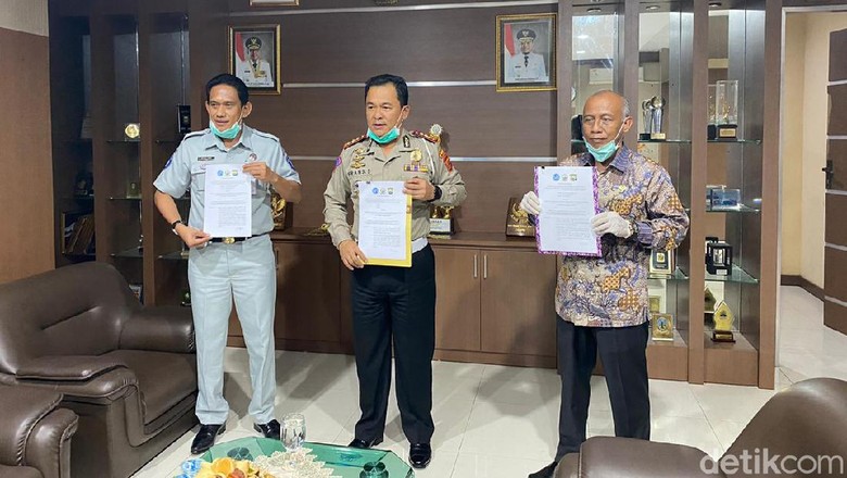 Pajak Kendaraan Dihapuskan Saat Pandemi COVID-19 Pajak Kendaraan Dihapuskan Saat Pandemi COVID-19