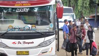 Pemerintah berencana memberi hari libur nasional pengganti khusus untuk mudik lebaran yang kemungkinan terkena imbas panedemi Virus Corona (Covid-19). Hal itu untuk mencegah masyarakat mudik. 
