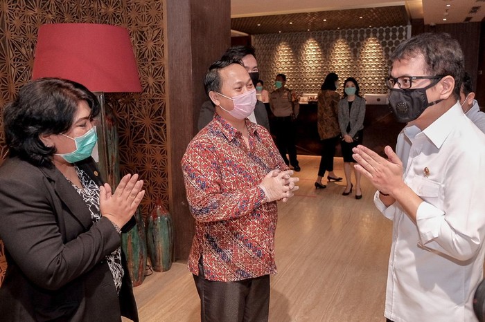 Wishnutama tinjau kesiapan Swiss-BelHotel sebagai hotel untuk tenaga medis.